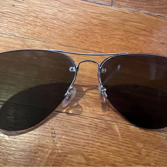 Ray Ban Black Aviator Sunglasses, Silver Detailing, Great Condition - Picture 7 of 7